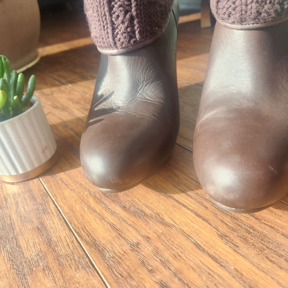 UGG Brown Leather Heeled Ankle Boots with Knit Cuff 9 - Picture 5 of 8